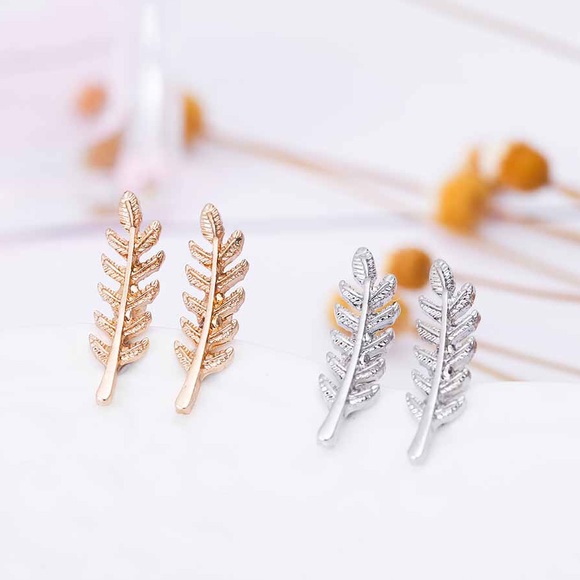 Silver Leaf Ear Crawler Stud Earrings 🤍HP🤍 - Picture 3 of 3